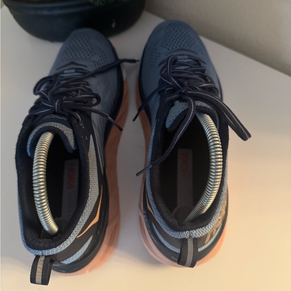 Hoka Blue and Peach Athletic Shoes arahi 3 - Picture 5 of 5